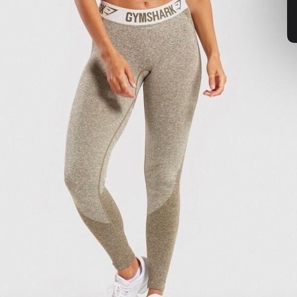 Gymshark Flex Leggings in Khahki Sand - Picture 2 of 10